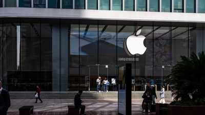Apple is finding itself squarely in the crosshairs of President Donald Trump's new tariffs, even after a years-long effort to insulate the iPhone maker from trade wars and supply chain disruptions. (Bloomberg) Apple is finding itself squarely in the crosshairs of President Donald Trump's new tariffs, even after a years-long effort to insulate the iPhone maker from trade wars and supply chain disruptions. (Bloomberg)