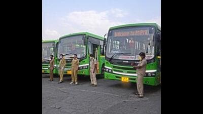 Munde assured that over 300 ageing buses will be phased out by the end of June, and 600 new buses will be added to the fleet. (HT PHOTO)