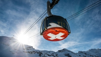 Known for attracting a varied crowd during the hiking season, Titlis also offers a variety of dining experiences. Known for attracting a varied crowd during the hiking season, Titlis also offers a variety of dining experiences.
