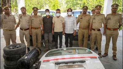 The suspect, Dinesh, used to approach the spot using an online transportation service and lift vehicles using master keys and other equipment, and later sell the vans to an acquaintance, who then sold it to a scrap dealer. (Sunil Ghosh/HT Photo) The suspect, Dinesh, used to approach the spot using an online transportation service and lift vehicles using master keys and other equipment, and later sell the vans to an acquaintance, who then sold it to a scrap dealer. (Sunil Ghosh/HT Photo)