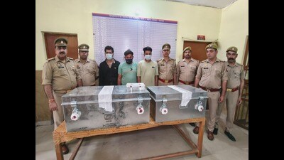 Three accused who were brought to Baghpat on ‘B’ warrant.