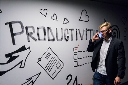 Transforming productive behaviours into habits reduces reliance on self-control and makes goal-directed actions more automatic. (Photo by Andreas Klassen on Unsplash) Transforming productive behaviours into habits reduces reliance on self-control and makes goal-directed actions more automatic. (Photo by Andreas Klassen on Unsplash)