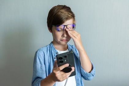 Prolonged phone usage puts strain on the eyes. (Shutterstock) Prolonged phone usage puts strain on the eyes. (Shutterstock)