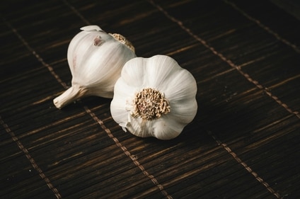 Garlic helps kill oral bacteria and may reduce the risk of gum disease. (Pexels) Garlic helps kill oral bacteria and may reduce the risk of gum disease. (Pexels)