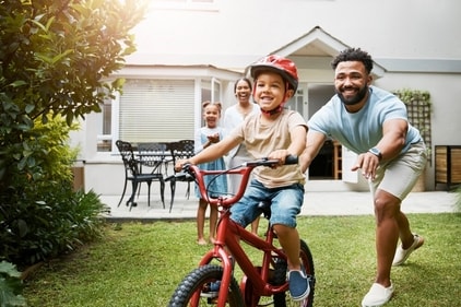 Parents should encourage children to go outdoors and play. (Shutterstock) Parents should encourage children to go outdoors and play. (Shutterstock)