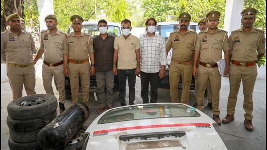 The suspect, Dinesh, used to approach the spot using an online transportation service and lift vehicles using master keys and other equipment, and later sell the vans to an acquaintance, who then sold it to a scrap dealer. (Sunil Ghosh/HT Photo)