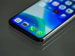 WhatsApp shows information about the status of the user, such as whether someone is online or offline. WhatsApp shows information about the status of the user, such as whether someone is online or offline.