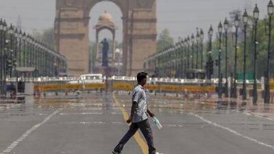 According to IMD, a heatwave is when the maximum temperature is above 40°C. (PTI photo) According to IMD, a heatwave is when the maximum temperature is above 40°C. (PTI photo)