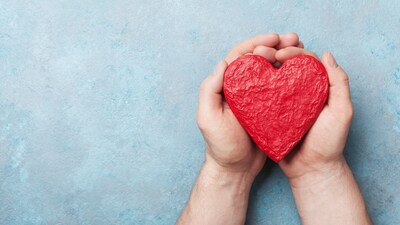 Fortis Hospital confirmed that donar's eyes, lungs, liver, heart valves, kidneys, and skin were successfully retrieved in a procedure that lasted nearly five hours. Fortis Hospital confirmed that donar's eyes, lungs, liver, heart valves, kidneys, and skin were successfully retrieved in a procedure that lasted nearly five hours.