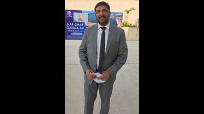 Sanjiv Hans (X Photo) Sanjiv Hans (X Photo)