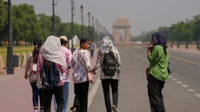 IMD has issues yellow alert for heatwave conditions in Delhi till Wednesday. (PTI)