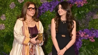 Dimple Kapadia with her granddaughter Naomika Saran. Dimple Kapadia with her granddaughter Naomika Saran.