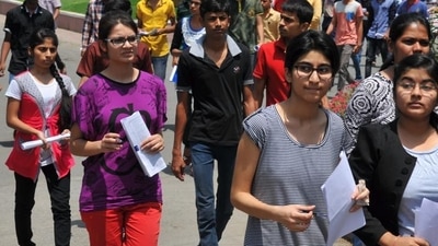 JEE Main Exam 2025 Day 5: Chemistry, Physics easy, Mathematics tough (Mourya/ Hindustan Times) JEE Main Exam 2025 Day 5: Chemistry, Physics easy, Mathematics tough (Mourya/ Hindustan Times)