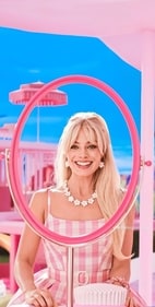 Barbie's pink gingham dress – Sweetheart vintage vibes (Pinterest)