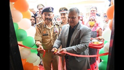 Chief secretary and DGP inaugurated an air-conditioned canteen, the Kashi Prerna Cafe, located within the Police Line (Sourced) Chief secretary and DGP inaugurated an air-conditioned canteen, the Kashi Prerna Cafe, located within the Police Line (Sourced)