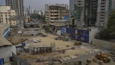 Mumbai, India - April 4, 2025: Thackeray flyover is currently operational between SV Road in Jogeshwari West to the WEH in the east. However, the delay in the construction of the extensions from SV Road to Link Road in the west and from the WEH to Jogeshwari Vikroli Link Road (JVLR) in Mumbai, India, on Friday, April 4, 2025. (Photo by Satish Bate/ Hindustan Times) (Hindustan Times) Mumbai, India - April 4, 2025: Thackeray flyover is currently operational between SV Road in Jogeshwari West to the WEH in the east. However, the delay in the construction of the extensions from SV Road to Link Road in the west and from the WEH to Jogeshwari Vikroli Link Road (JVLR) in Mumbai, India, on Friday, April 4, 2025. (Photo by Satish Bate/ Hindustan Times) (Hindustan Times)