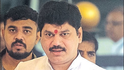 Mumbai, India - August 17, 2022: MLA Dhananjay Munde (C) enters Vidhan Bhavan during the first day of the monsoon session of Maharashtra Legislature Assembly in Mumbai, India, on Wednesday, August 17, 2022. (Photo by Satish Bate/ Hindustan Times) (Satish Bate/HT PHOTO) Mumbai, India - August 17, 2022: MLA Dhananjay Munde (C) enters Vidhan Bhavan during the first day of the monsoon session of Maharashtra Legislature Assembly in Mumbai, India, on Wednesday, August 17, 2022. (Photo by Satish Bate/ Hindustan Times) (Satish Bate/HT PHOTO)