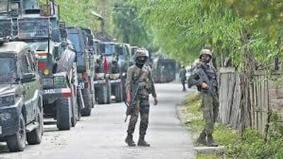 Police and security forces have been tracking terrorists moving from one area to another for the past 17 days following three encounters since the operation started on March 24 in the Sanyial area of Kathua district. (HT File/Representational image)