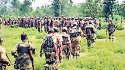 The cadres, which included six women, gave up arms before senior officials of the police and central reserve police force (CRPF) (Ht photo/ Representative photo) The cadres, which included six women, gave up arms before senior officials of the police and central reserve police force (CRPF) (Ht photo/ Representative photo)