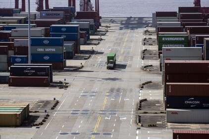 U.S.-China Brawl Takes Center Stage in Global Trade War U.S.-China Brawl Takes Center Stage in Global Trade War