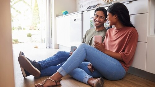 When dating someone secure, you don't have to deal with mixed signals, guessing games or commitment issues. (Shutterstock)