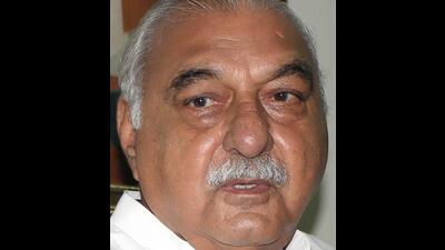 Former Haryana chief minister Bhupinder Singh Hooda on Thursday accused the state government of allowing private schools to function in an “arbitrary” manner. (HT File)