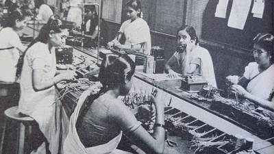The image, shared by the popular handle Indian History Pics, offers a striking glimpse into India’s early industrial era. (X/@IndiaHistorypic)