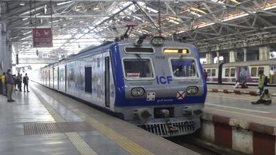 Mumbai, India - December 17, 2020: First Air Condition local train of the Central Railway Main line arrives at Chhatrapati Shivaji Maharaj Terminus (CSMT). AC local services will be operated from CSMT-Kalyan section in Mumbai, India, on Thursday, December 17, 2020. (Photo by Anshuman Poyrekar/Hindustan Times) (Anshuman Poyrekar/HT PHOTO) Mumbai, India - December 17, 2020: First Air Condition local train of the Central Railway Main line arrives at Chhatrapati Shivaji Maharaj Terminus (CSMT). AC local services will be operated from CSMT-Kalyan section in Mumbai, India, on Thursday, December 17, 2020. (Photo by Anshuman Poyrekar/Hindustan Times) (Anshuman Poyrekar/HT PHOTO)