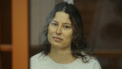 Russian-American dual citizen Ksenia Karelina, accused of treason for making a donation to a charity supporting Ukraine, attends a court hearing in Yekaterinburg, Russia August 15, 2024. REUTERS/Dmitry Chasovitin/ (REUTERS)