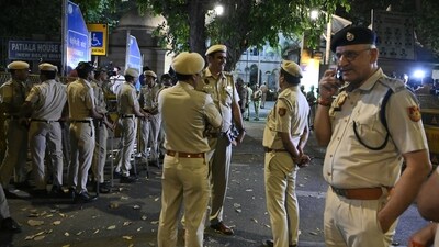 Main roads near the NIA office were shut to vehicles, and Gate No. 2 of the nearby Jawaharlal Nehru Stadium metro station was also sealed off. (HT Photo/Sanjeev Verma) Main roads near the NIA office were shut to vehicles, and Gate No. 2 of the nearby Jawaharlal Nehru Stadium metro station was also sealed off. (HT Photo/Sanjeev Verma)