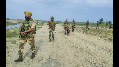 The 2,289-kilometre-long India-Pakistan international border runs from Jammu in the north to Punjab, Rajasthan and Gujarat in the west and the Border Security Force (BSF) is tasked with guarding it. (ANI) The 2,289-kilometre-long India-Pakistan international border runs from Jammu in the north to Punjab, Rajasthan and Gujarat in the west and the Border Security Force (BSF) is tasked with guarding it. (ANI)