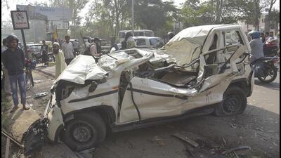 The mangled car after the crash. (Sakib Ali/HT Photo) The mangled car after the crash. (Sakib Ali/HT Photo)