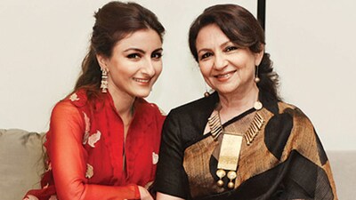 Soha Ali Khan heaps praise on her mother Sharmila Tagore. Soha Ali Khan heaps praise on her mother Sharmila Tagore.