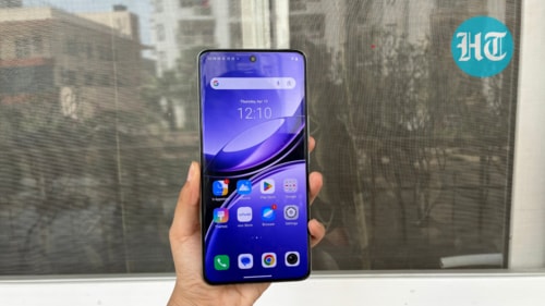 Vivo V50e comes in two colour variants: Sapphire Blue and Pearl White (Aishwarya Panda-HT) Vivo V50e comes in two colour variants: Sapphire Blue and Pearl White (Aishwarya Panda-HT)