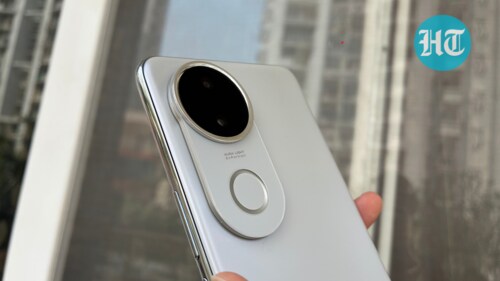 The Vivo V50e features a dual-camera setup that includes a 50MP main camera with OIS. (Aishwarya Panda-HT ) The Vivo V50e features a dual-camera setup that includes a 50MP main camera with OIS. (Aishwarya Panda-HT )