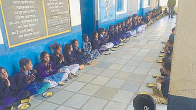 Midday meal at a government school in Udaipur. (HT FILE PHOTO) Midday meal at a government school in Udaipur. (HT FILE PHOTO)