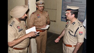 Police commissioner Swapan Sharma conducting surprise checking in Sarabha Nagar station in Ludhiana on Friday. (HT Photo)