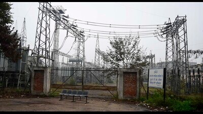 The Grid Maintenance Sangharsh Committee says skilled workers are being used for clerical works. (HT Photo) The Grid Maintenance Sangharsh Committee says skilled workers are being used for clerical works. (HT Photo)