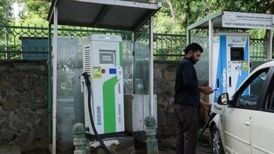 The draft policy mentions that an incentive of  ₹10,000/kWh upto  ₹30,000 will be offered on purchase of electric two-wheelers for all women residents of Delhi having a valid driving licence. (REUTERS)