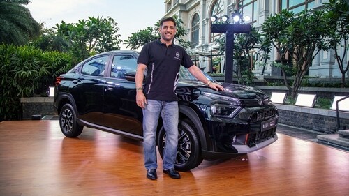 The first example of the Citroen Basalt Dark Edition was handed over to brand ambassador MS Dhoni The first example of the Citroen Basalt Dark Edition was handed over to brand ambassador MS Dhoni