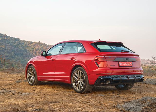 The familiar 4.0-litre twin-turbocharged V8 is now boosted to produce 640 hp and 850 Nm. The familiar 4.0-litre twin-turbocharged V8 is now boosted to produce 640 hp and 850 Nm.