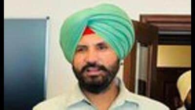 Congress’ Punjab president Amarinder Singh Raja Warring alleges Sukhbir was calling the shots even when he had supposedly resigned. Congress’ Punjab president Amarinder Singh Raja Warring alleges Sukhbir was calling the shots even when he had supposedly resigned.
