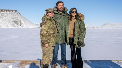 The statement did not provide further explanation, but the US website Military.com said Meyers sent an email “seemingly aimed at generating unity among the airmen and guardians, as well as the Canadians, Danes and Greenlanders who work there, following Vance’s appearance”. (Photo by Jim WATSON / POOL / AFP) (AFP) The statement did not provide further explanation, but the US website Military.com said Meyers sent an email “seemingly aimed at generating unity among the airmen and guardians, as well as the Canadians, Danes and Greenlanders who work there, following Vance’s appearance”. (Photo by Jim WATSON / POOL / AFP) (AFP)