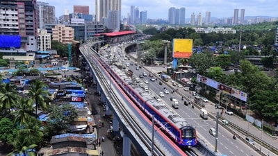 The new card will allow people to book tickets on different modes of transport in Mumbai. (HT Photo)