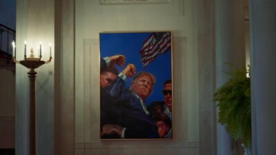 Donald Trump’s post-assassination attempt painting displayed at the White House, replacing Barack Obama’s portrait. Donald Trump’s post-assassination attempt painting displayed at the White House, replacing Barack Obama’s portrait.