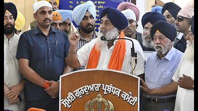 Sukhbir Singh Badal addressing party leaders and workers after being elected the Shiromani Akali Dal president at Teja Singh Samundri Hall in Amritsar on Saturday. (HT photo) Sukhbir Singh Badal addressing party leaders and workers after being elected the Shiromani Akali Dal president at Teja Singh Samundri Hall in Amritsar on Saturday. (HT photo)