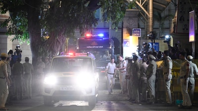 A cavalcade escorting Tahawwur Hussain Rana leaves the Patiala House Court, in New Delhi on Friday. (HT PHOTO) A cavalcade escorting Tahawwur Hussain Rana leaves the Patiala House Court, in New Delhi on Friday. (HT PHOTO)