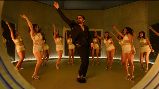Jaideep Ahlawat shows off his moves in Jewel Thief song Jaadu.