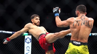 Yair Rodriguez of Mexico (L) kicks Patricio Pitbull of Brazil in a featherweight fight during UFC 314 at Kaseya Center on April 12, 2025 in Miami, Florida. Megan Briggs/Getty Images/AFP (Photo by Megan Briggs / GETTY IMAGES NORTH AMERICA / Getty Images via AFP) (Getty Images via AFP) Yair Rodriguez of Mexico (L) kicks Patricio Pitbull of Brazil in a featherweight fight during UFC 314 at Kaseya Center on April 12, 2025 in Miami, Florida. Megan Briggs/Getty Images/AFP (Photo by Megan Briggs / GETTY IMAGES NORTH AMERICA / Getty Images via AFP) (Getty Images via AFP)