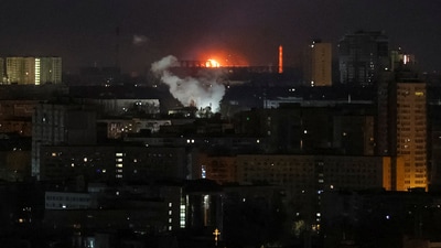 A drone explodes in the sky over the city during a Russian drone strike, amid Russia's attack on Ukraine, in Kyiv, Ukraine April 12, 2025. REUTERS/Gleb Garanich (REUTERS)